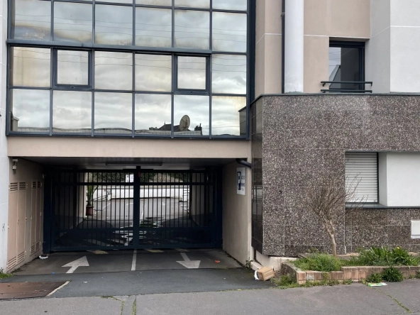 Parking souterrain à Nantes, idéal pour voiture et deux-roues, secteur Barberie