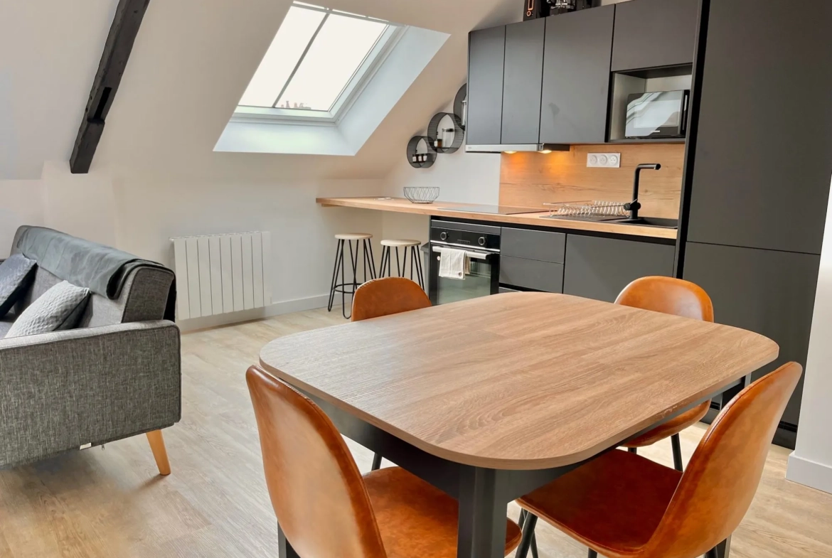 Appartement rénové et meublé à vendre dans le centre de Cancale, Port de la Houle 
