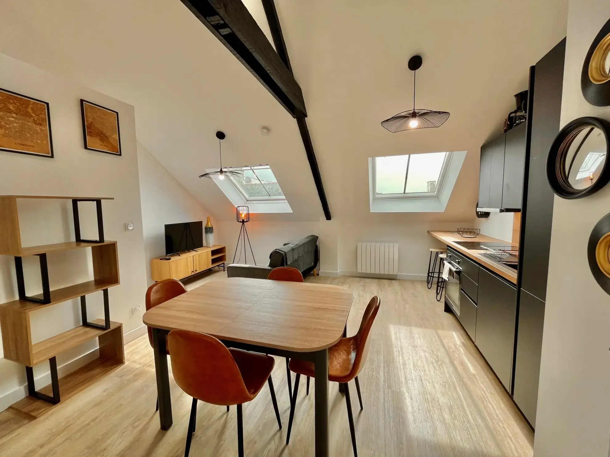 Appartement rénové et meublé à vendre dans le centre de Cancale, Port de la Houle 