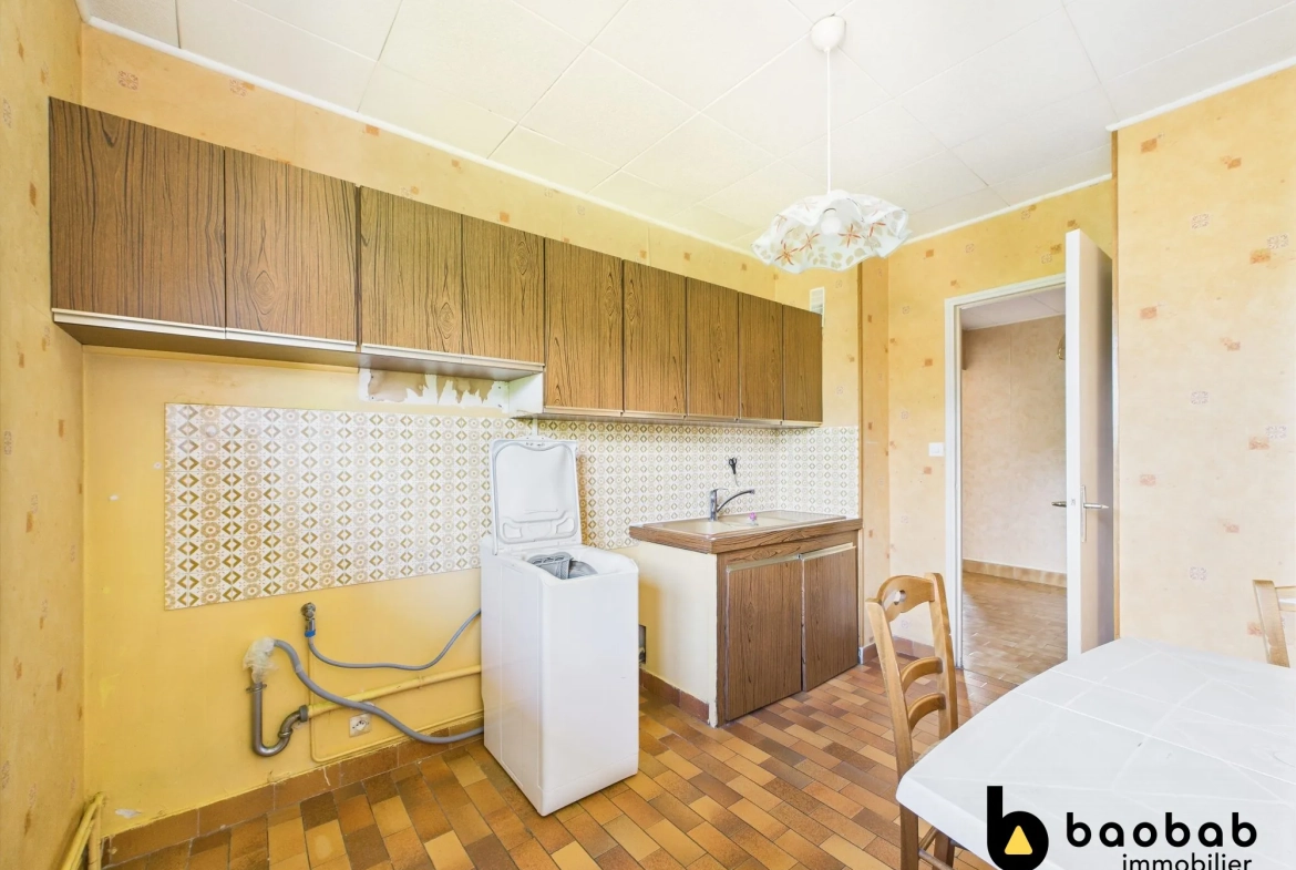 Appartement T3/4 à La Motte-Servolex avec balcon et cave, au centre-ville 