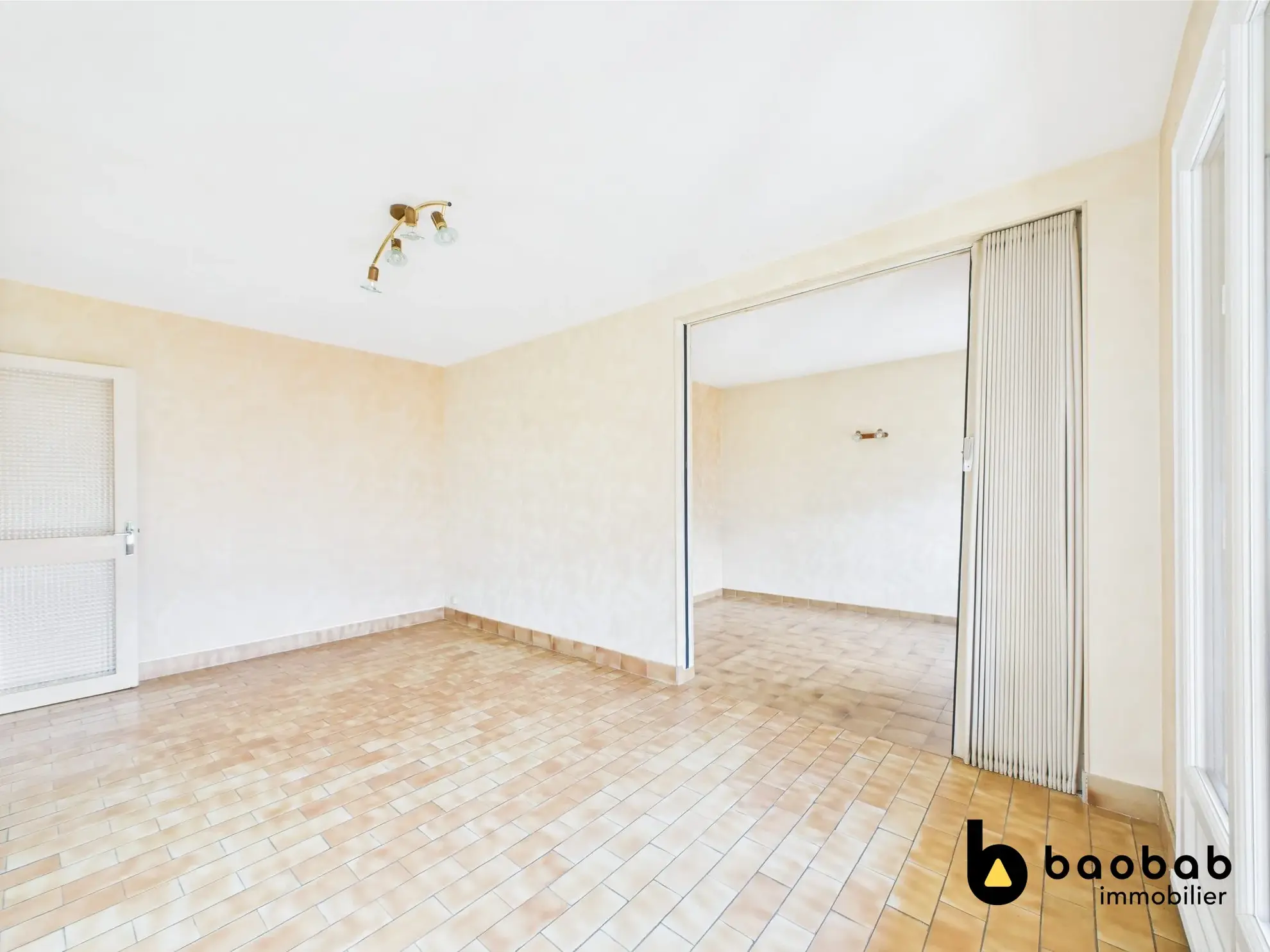 Appartement T3/4 à La Motte-Servolex avec balcon et cave, au centre-ville 