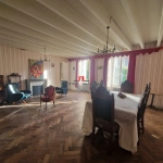 Maison à vendre à Berson avec 6 chambres et grand potentiel de rénovation