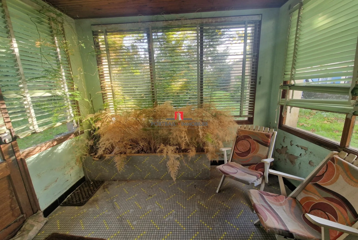 Maison à vendre à Berson avec 6 chambres et grand potentiel de rénovation 