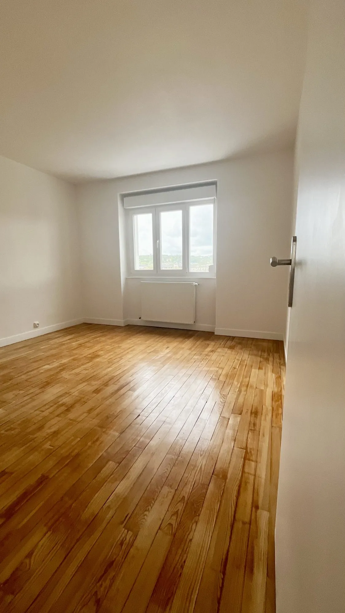 Bel appartement rénové de 70 m² à Nancy, proche campus et commodités 