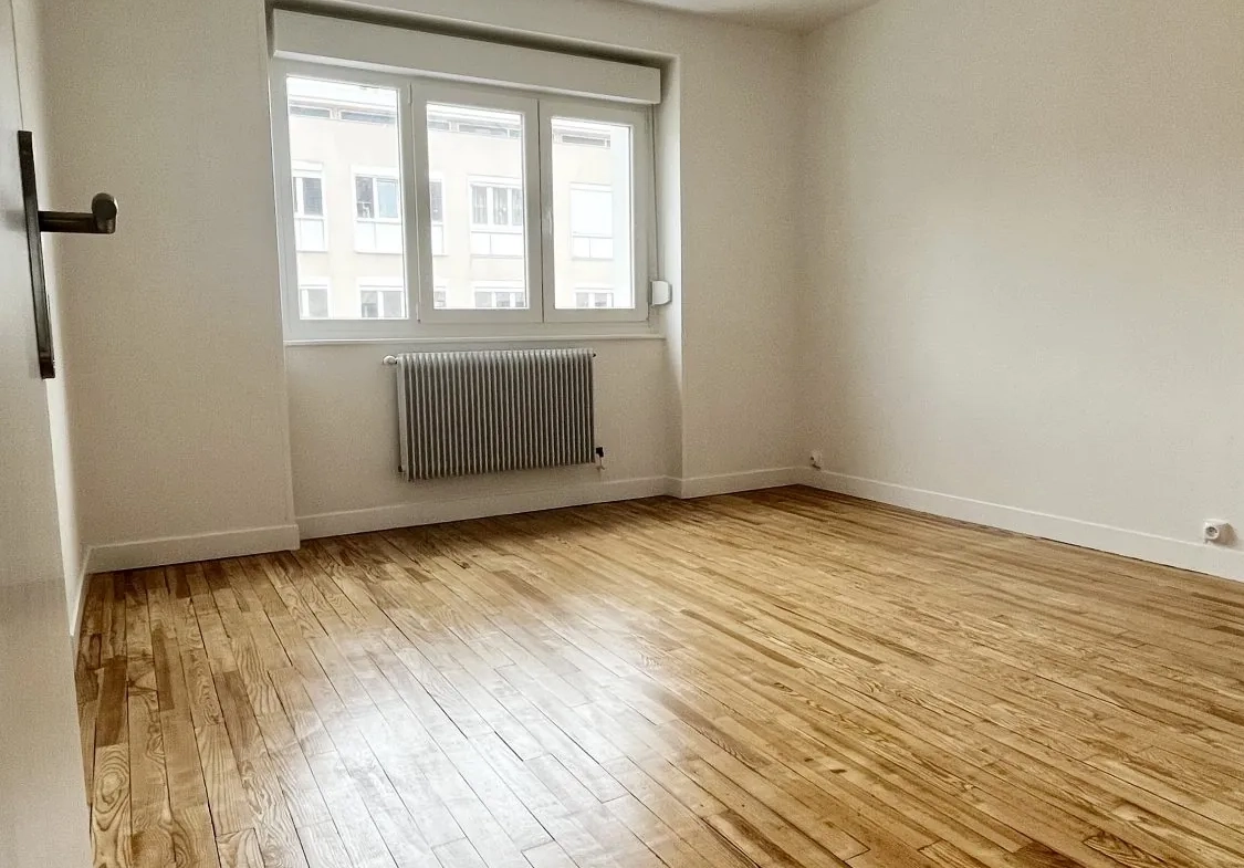 Bel appartement rénové de 70 m² à Nancy, proche campus et commodités 
