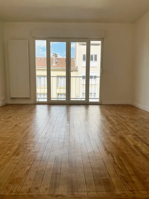 Bel appartement rénové de 70 m² à Nancy, proche campus et commodités 