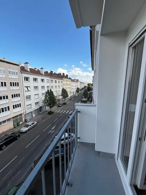 Bel appartement rénové de 70 m² à Nancy, proche campus et commodités 