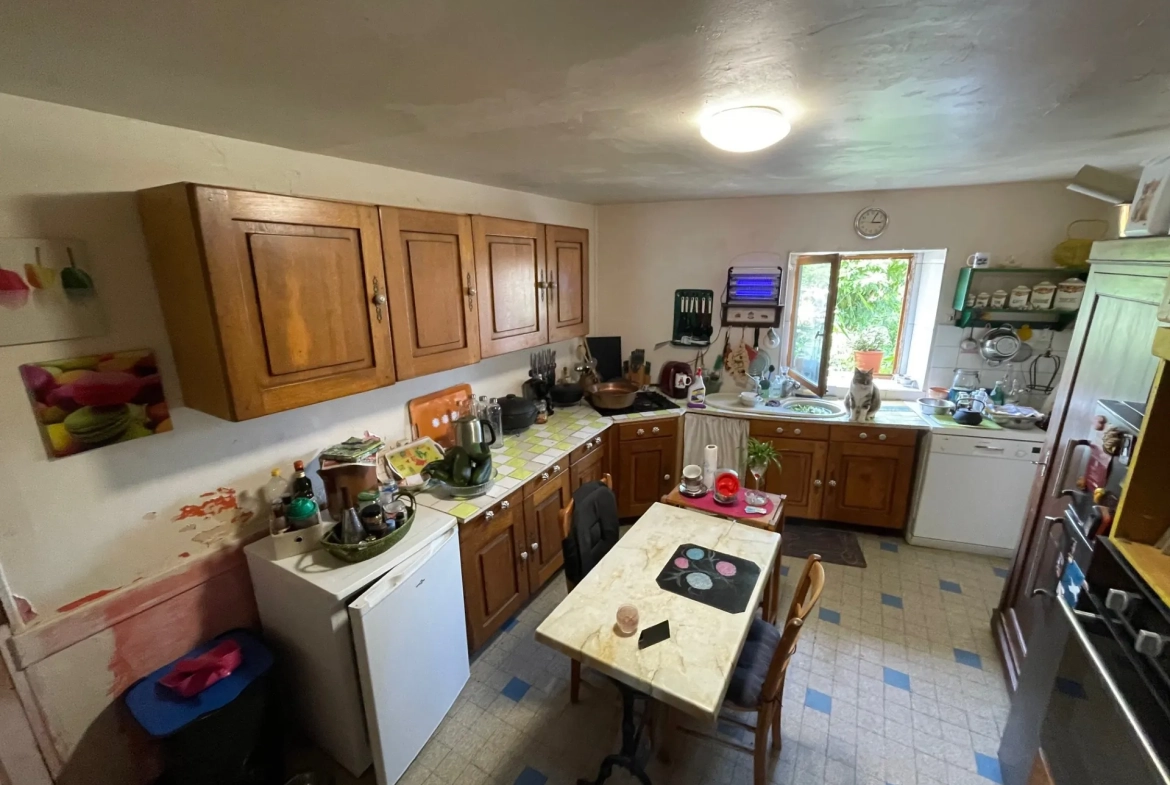 Maison de village à vendre à La Pellerine - 133 m² avec jardin et garage 
