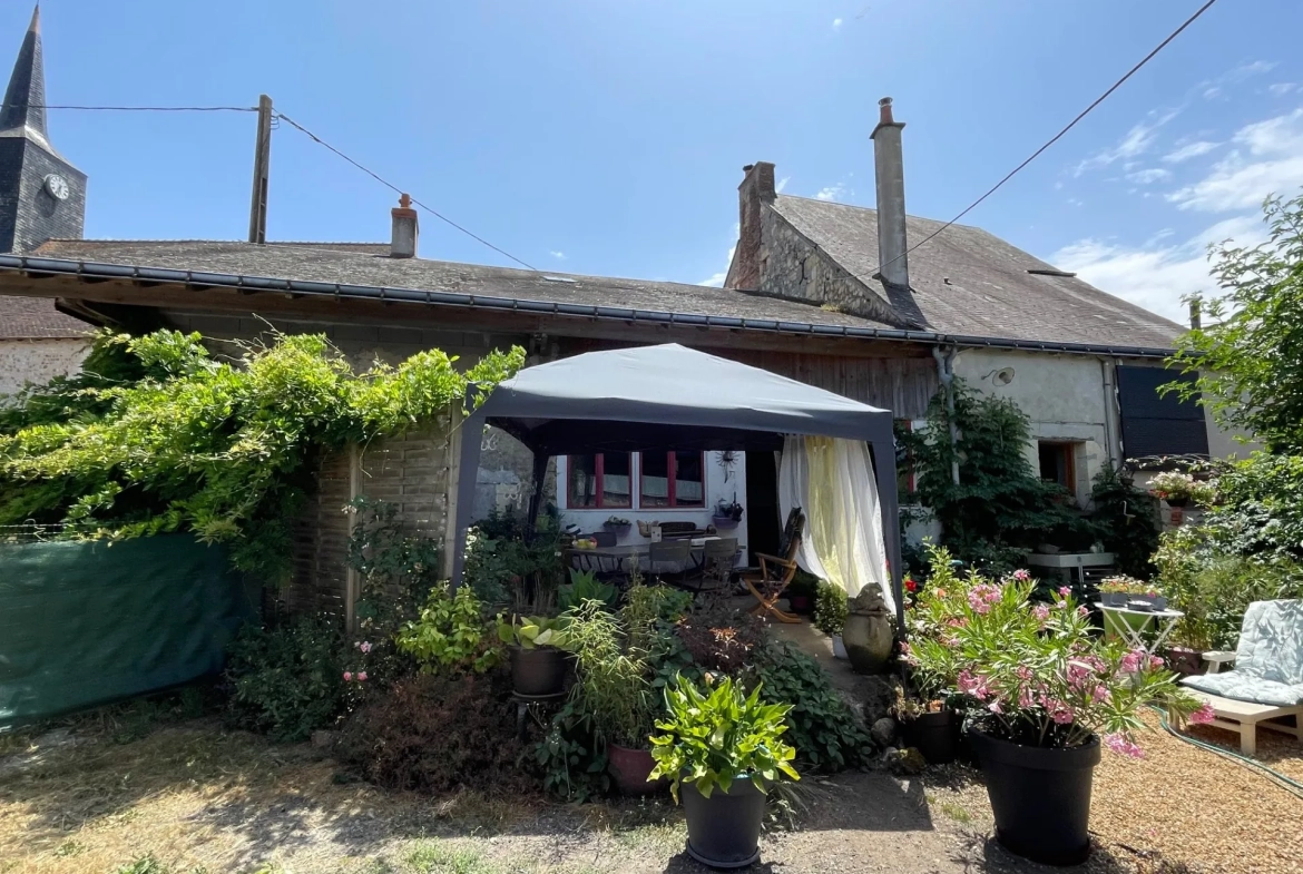 Maison de village à vendre à La Pellerine - 133 m² avec jardin et garage 