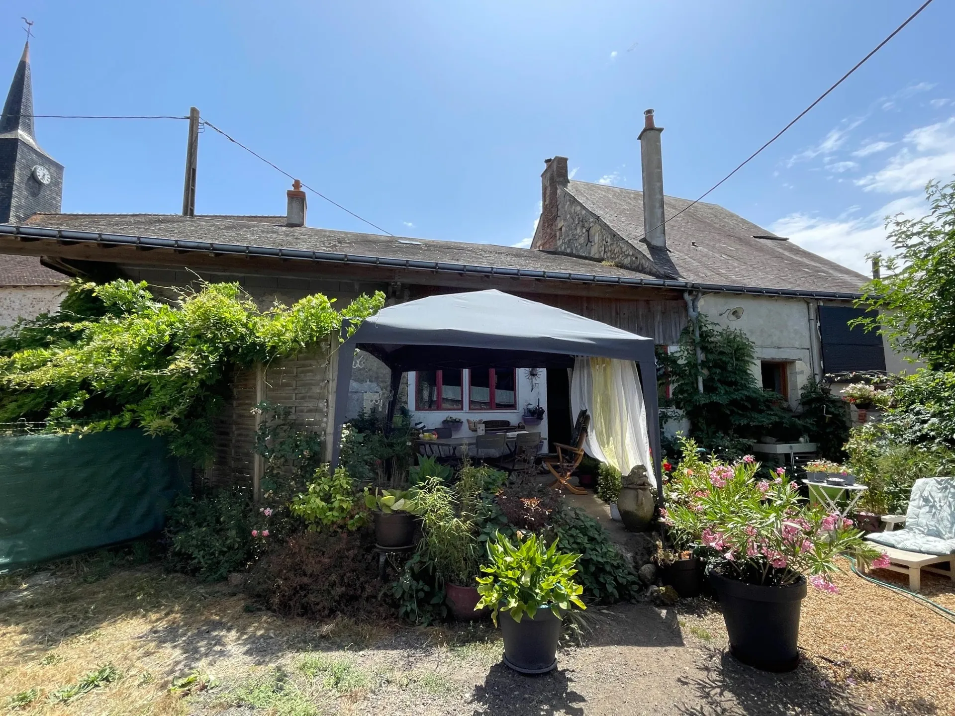 Maison de village à vendre à La Pellerine - 133 m² avec jardin et garage 