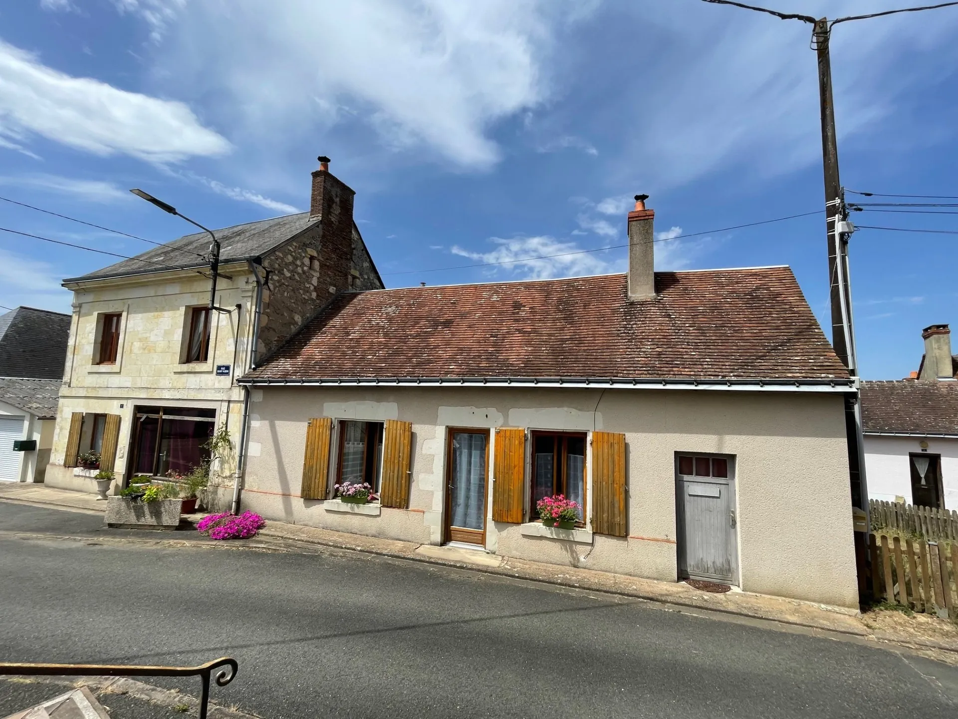 Maison de village à vendre à La Pellerine - 133 m² avec jardin et garage 