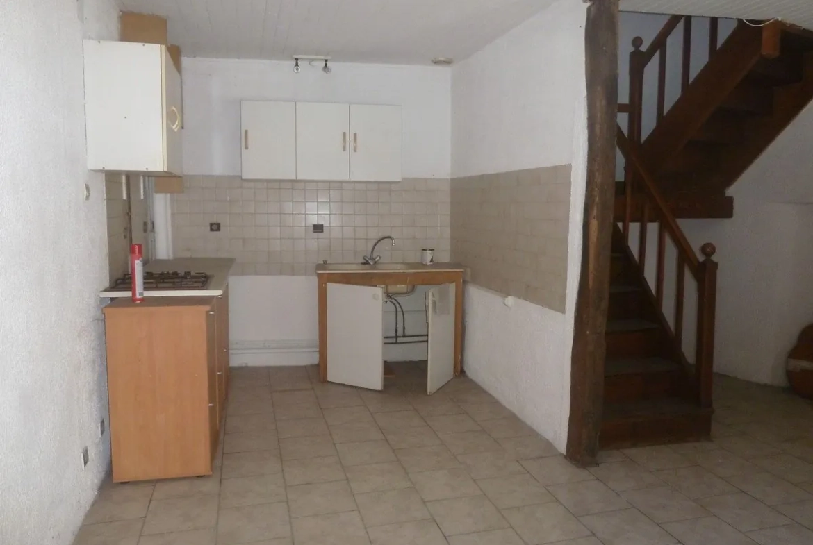 Maison de village en pierre rénovée à Puy-l'Évêque - 2 chambres, charme et autonomie 