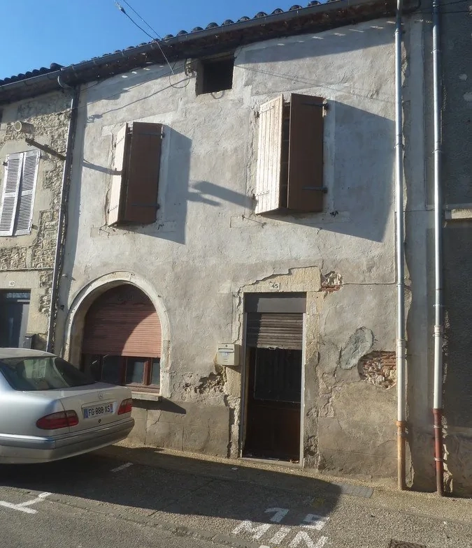 Maison de village en pierre rénovée à Puy-l'Évêque - 2 chambres, charme et autonomie 