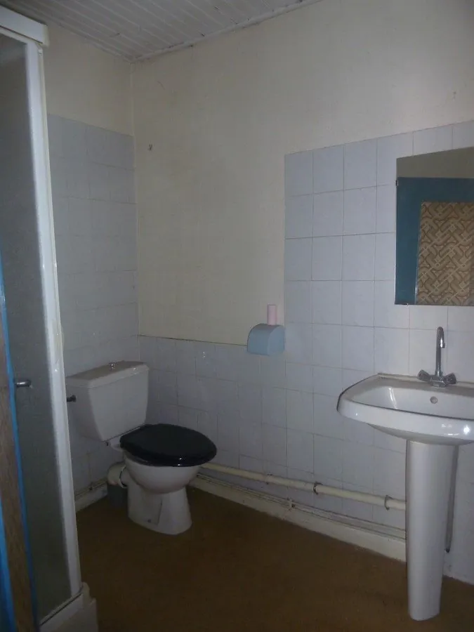 Maison de village en pierre rénovée à Puy-l'Évêque - 2 chambres, charme et autonomie 