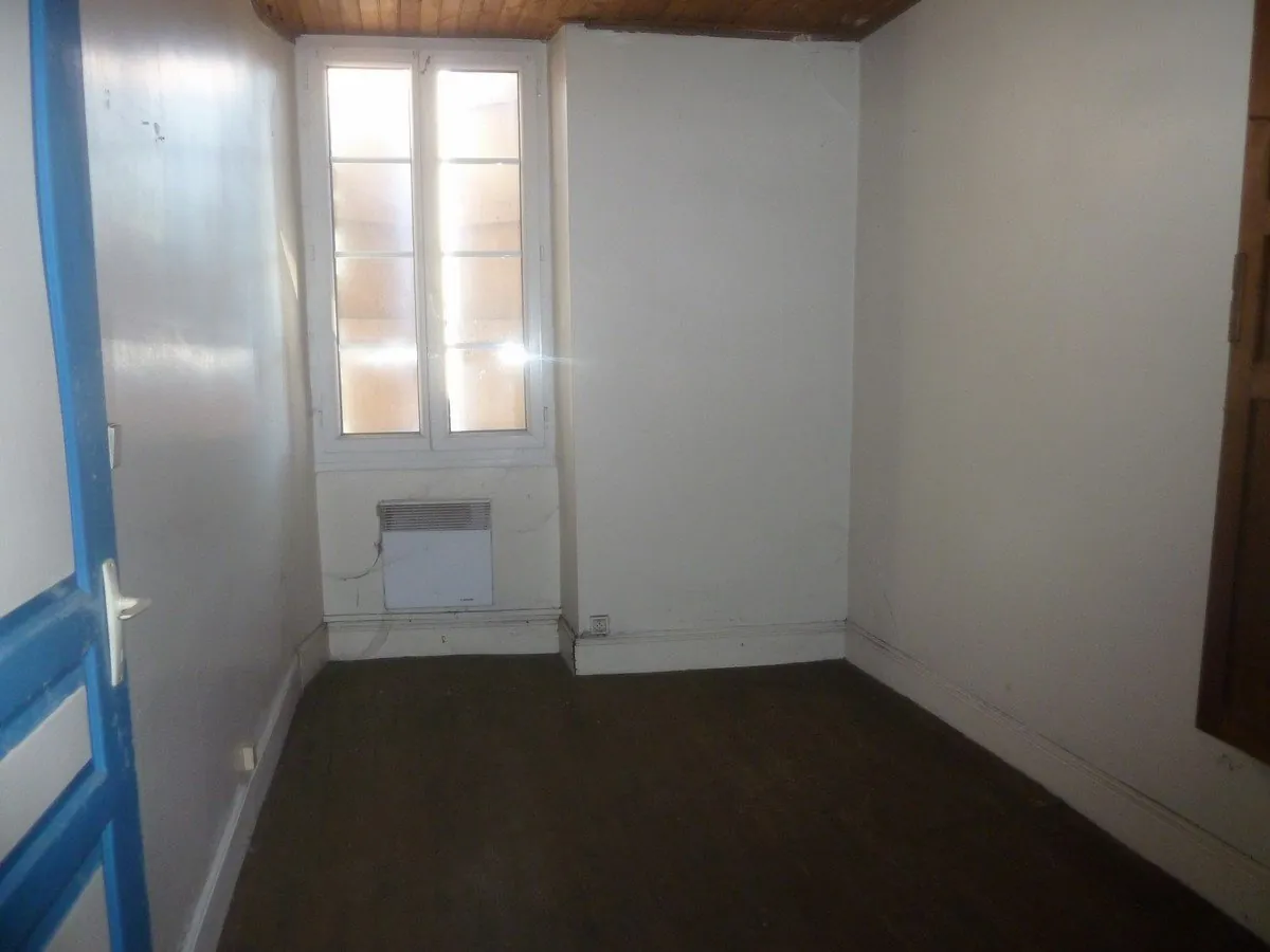 Maison de village en pierre rénovée à Puy-l'Évêque - 2 chambres, charme et autonomie 