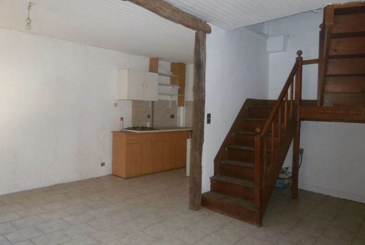 Maison de village en pierre rénovée à Puy-l'Évêque - 2 chambres, charme et autonomie 