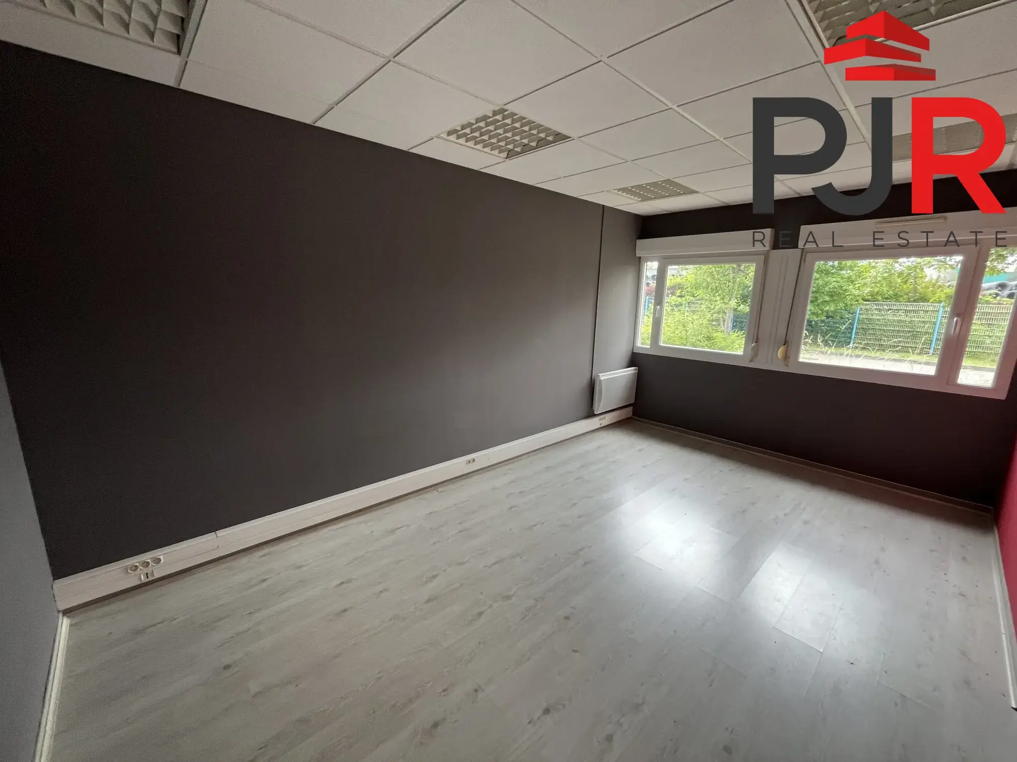 À vendre un local d'activités de 95 m² à Neuves-Maisons, idéal pour artisans et PME 