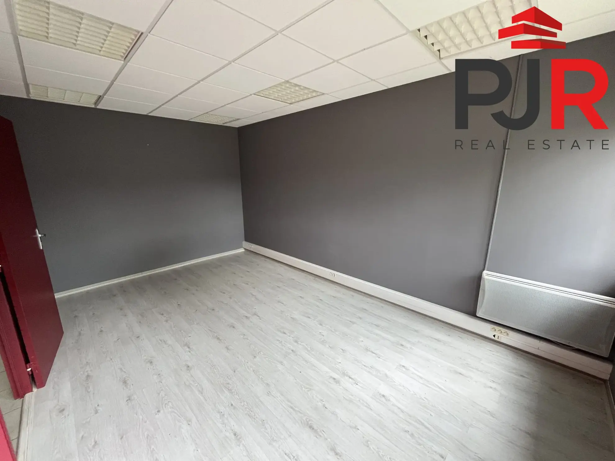 À vendre un local d'activités de 95 m² à Neuves-Maisons, idéal pour artisans et PME 