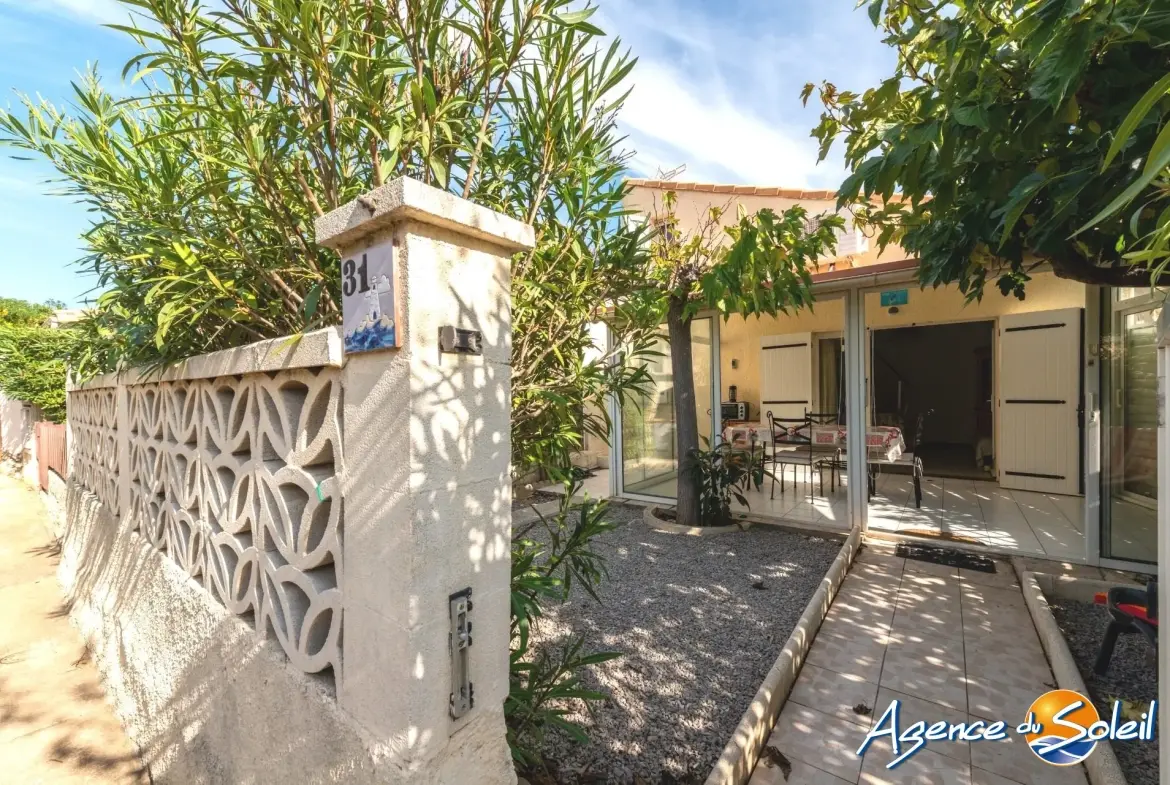 Pavillon T2 avec mezzanine, piscine et jardin à Saint-Pierre-la-Mer 