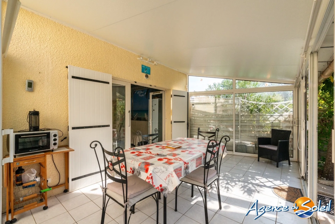 Pavillon T2 avec mezzanine, piscine et jardin à Saint-Pierre-la-Mer 