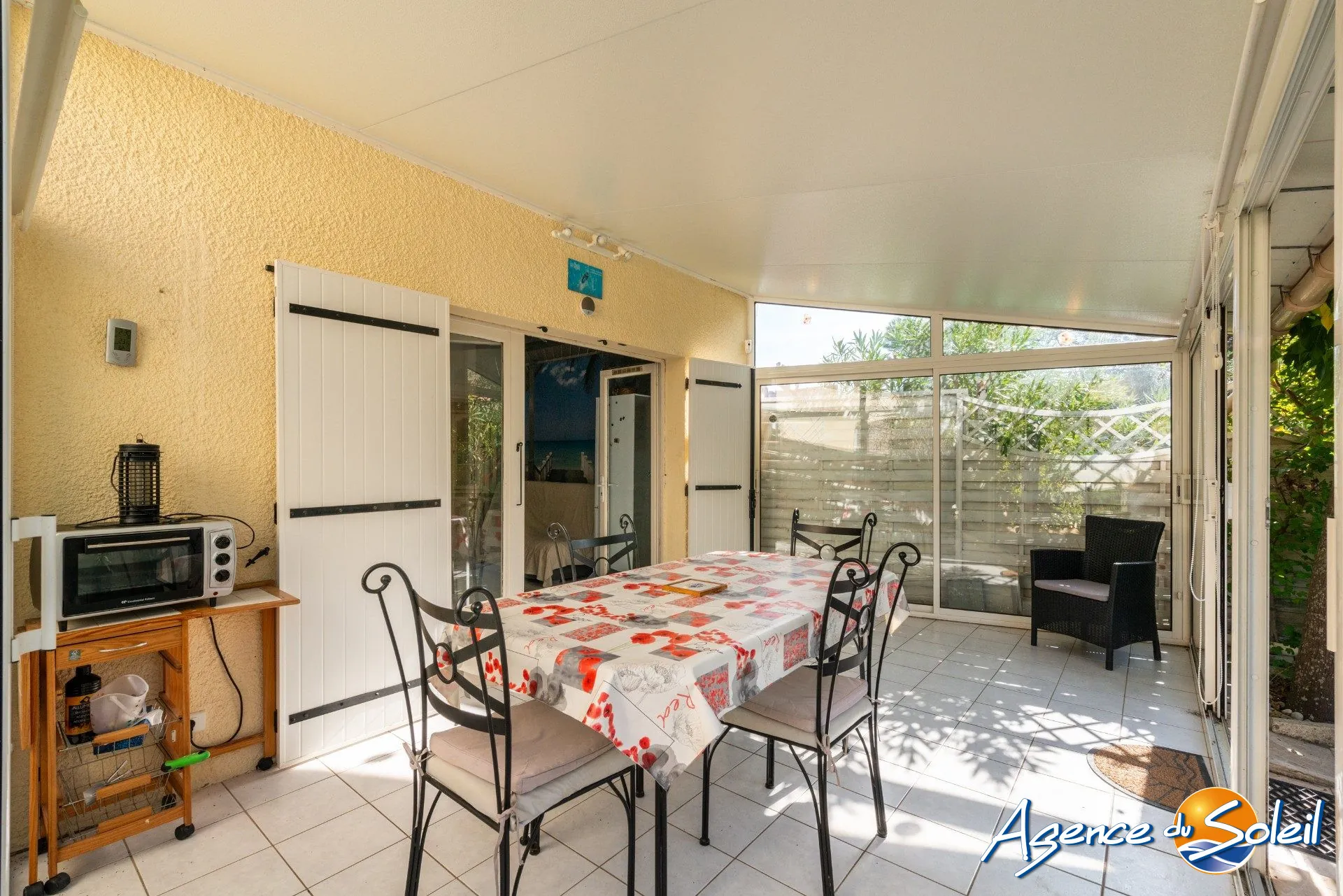 Pavillon T2 avec mezzanine, piscine et jardin à Saint-Pierre-la-Mer 