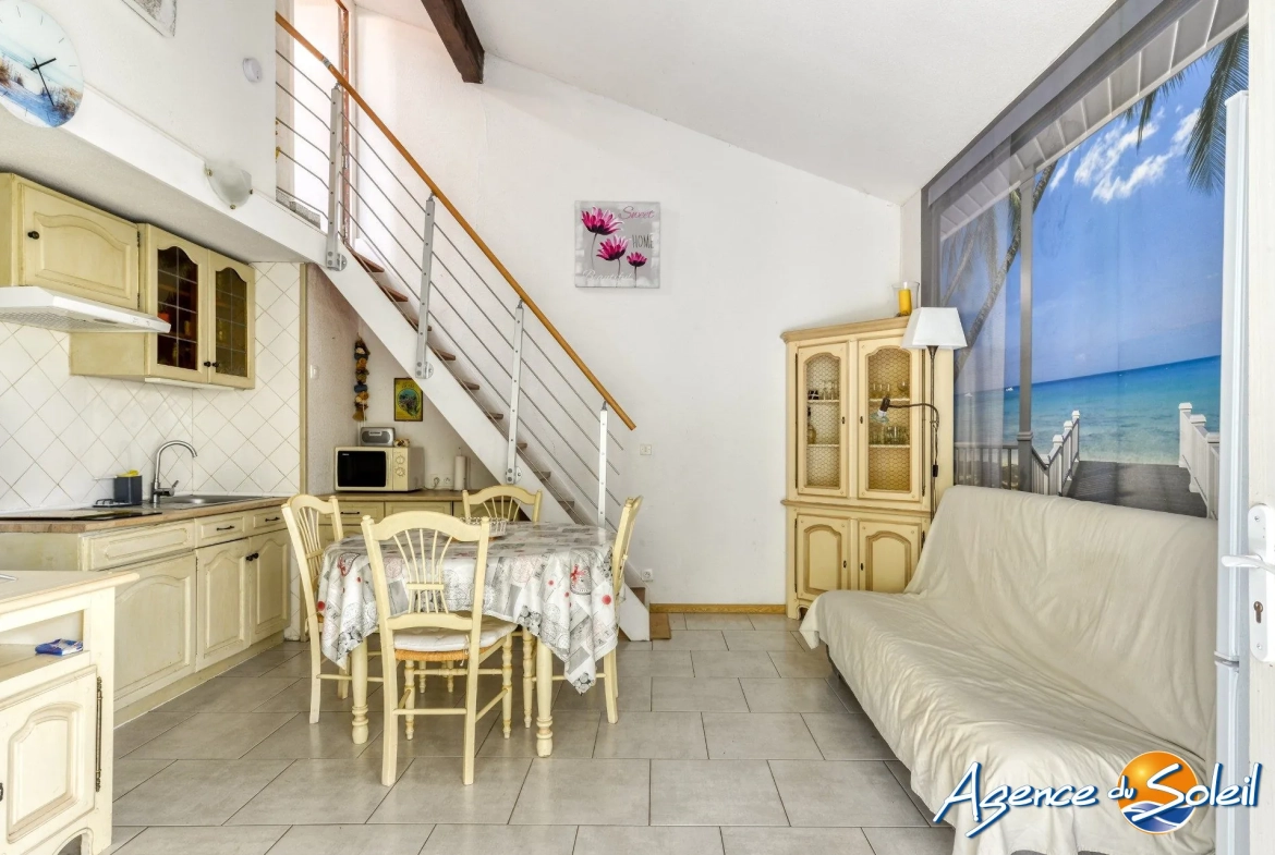 Pavillon T2 avec mezzanine, piscine et jardin à Saint-Pierre-la-Mer 