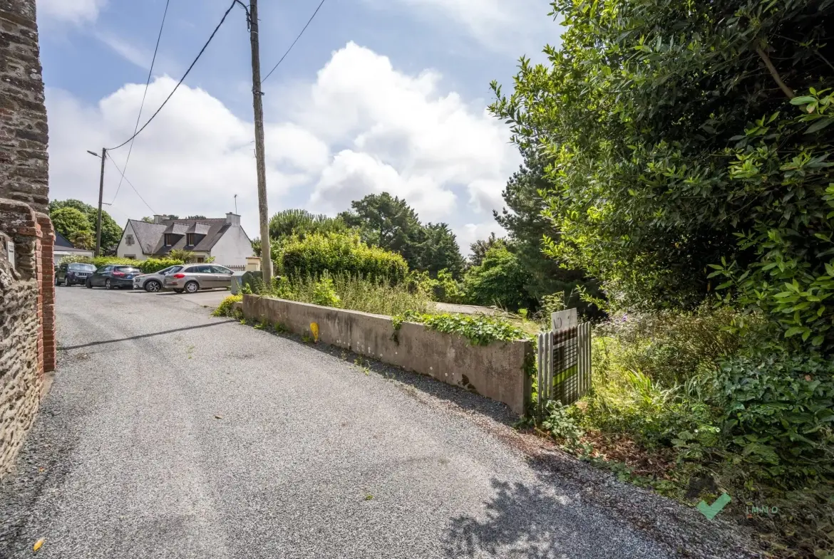 Terrain constructible de 370 m² à Binic, proche des plages et du port 