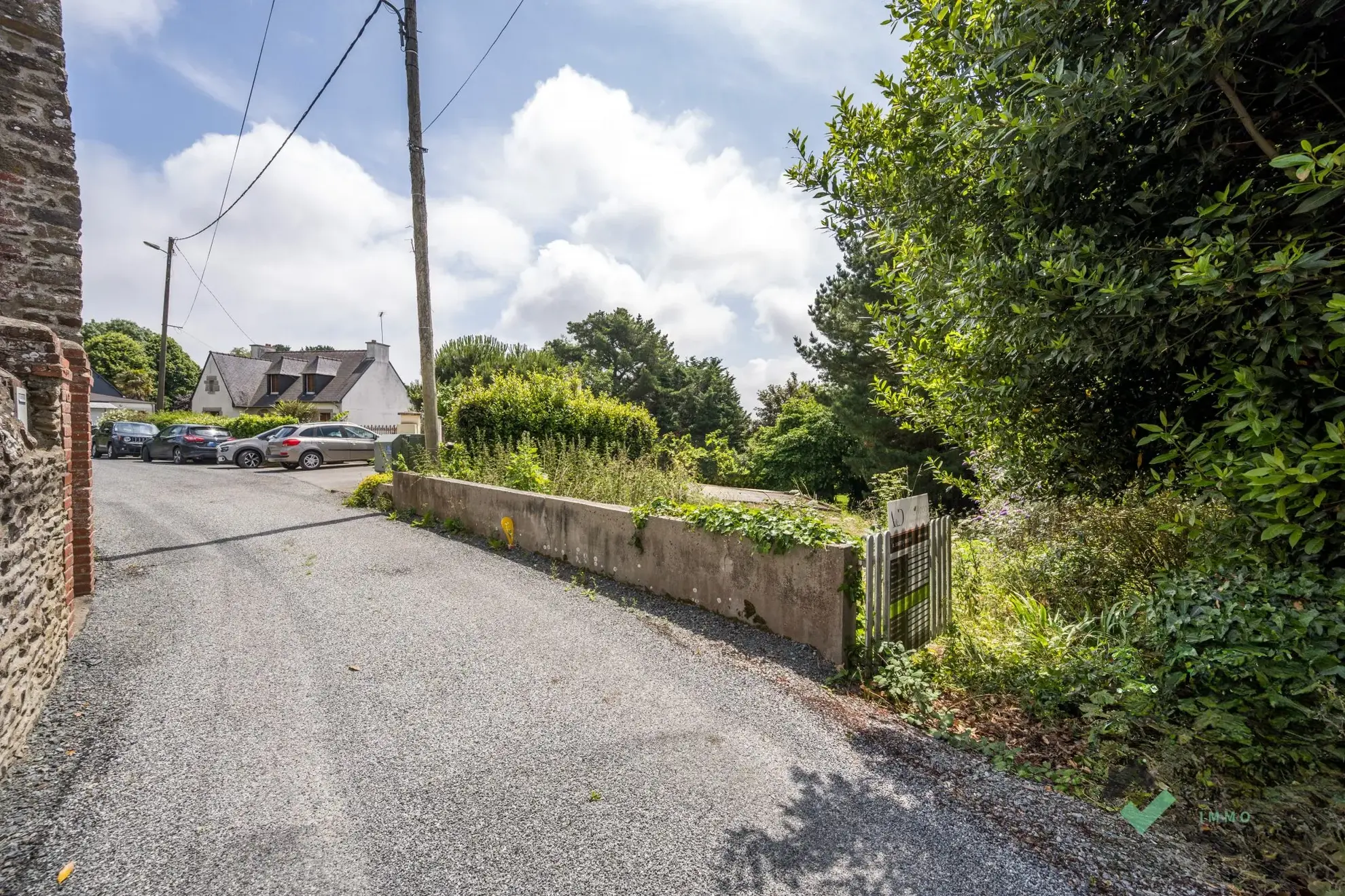 Terrain constructible de 370 m² à Binic, proche des plages et du port 