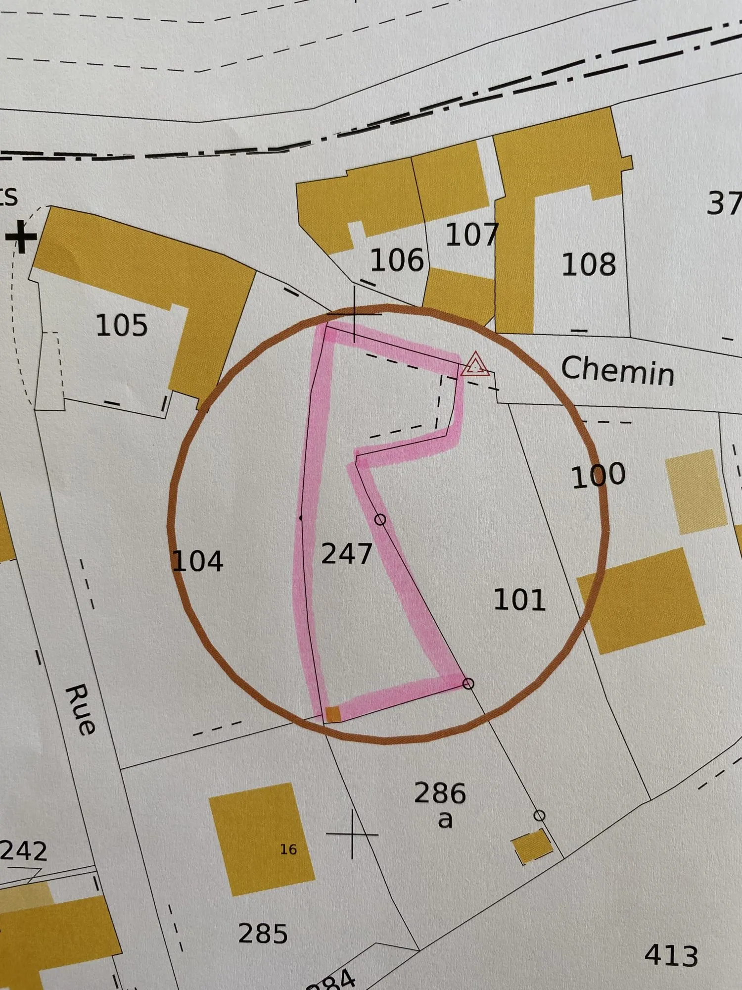 Terrain constructible de 370 m² à Binic, proche des plages et du port 