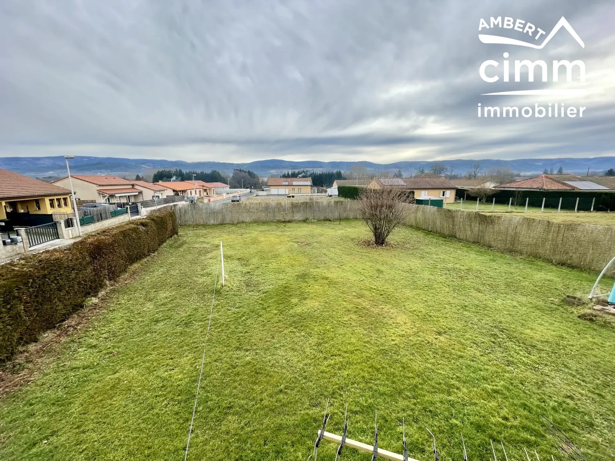 Charmant chalet à vendre à Marsac-en-Livradois avec terrain de 900 m² 
