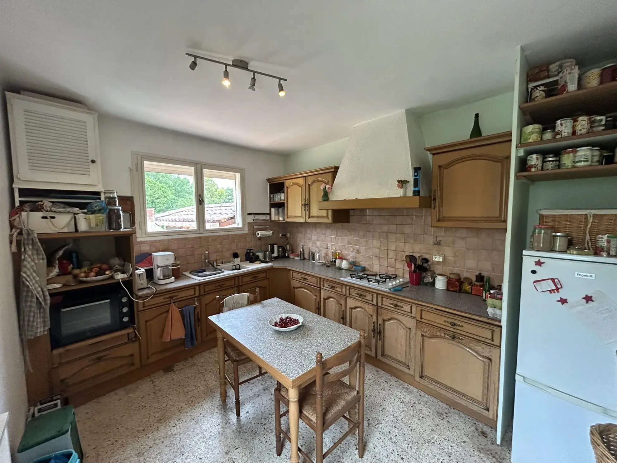 Maison à vendre à Esperaza avec jardin et dépendance 
