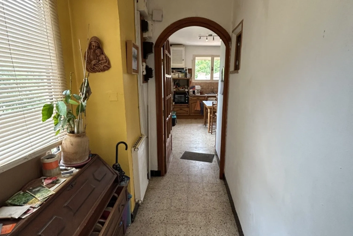Maison à vendre à Esperaza avec jardin et dépendance 
