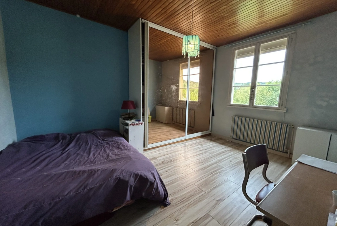 Maison à vendre à Esperaza avec jardin et dépendance 