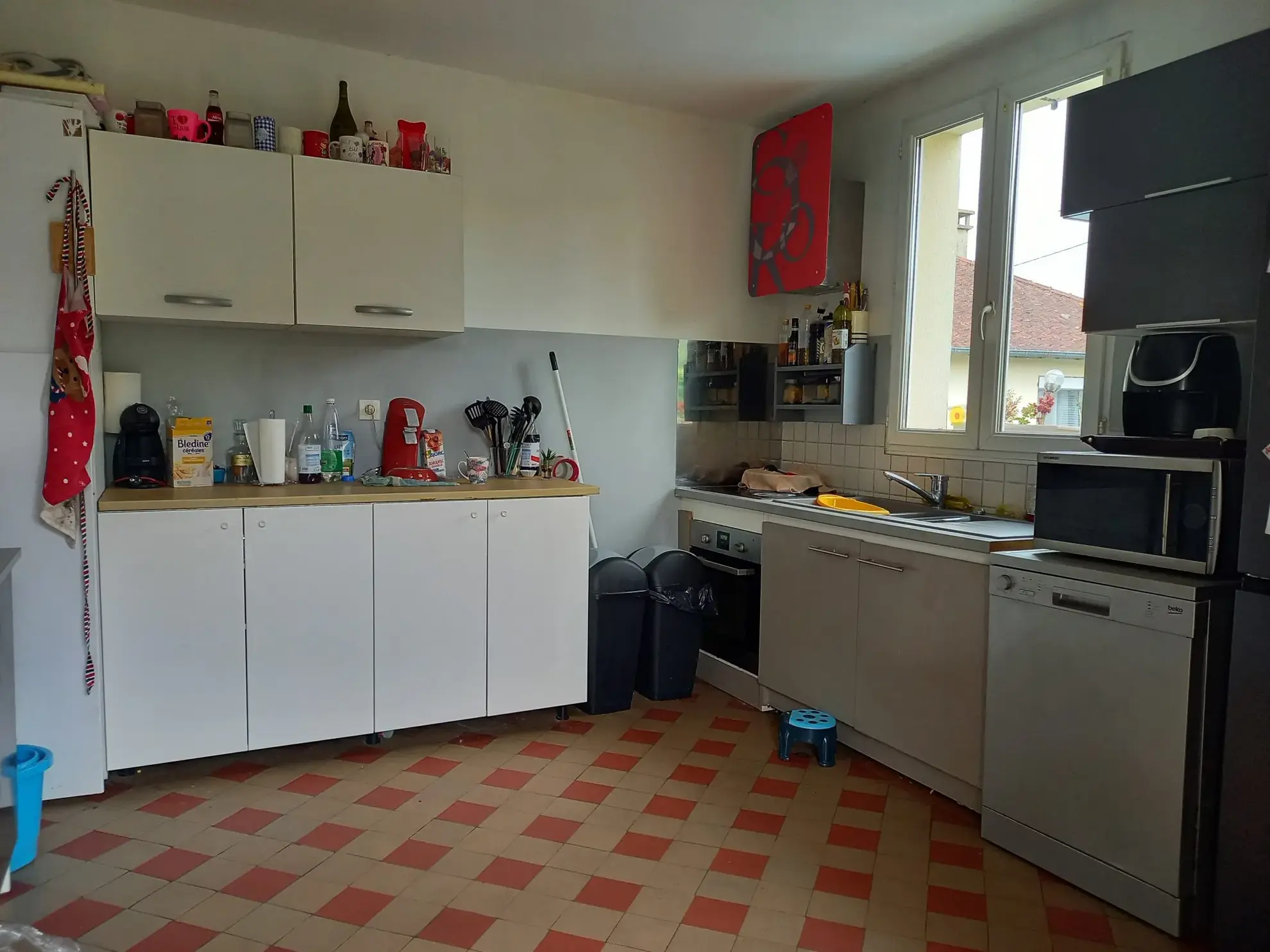 Maison à Poses pour investisseurs avec location en place, dépendance et terrain clos 