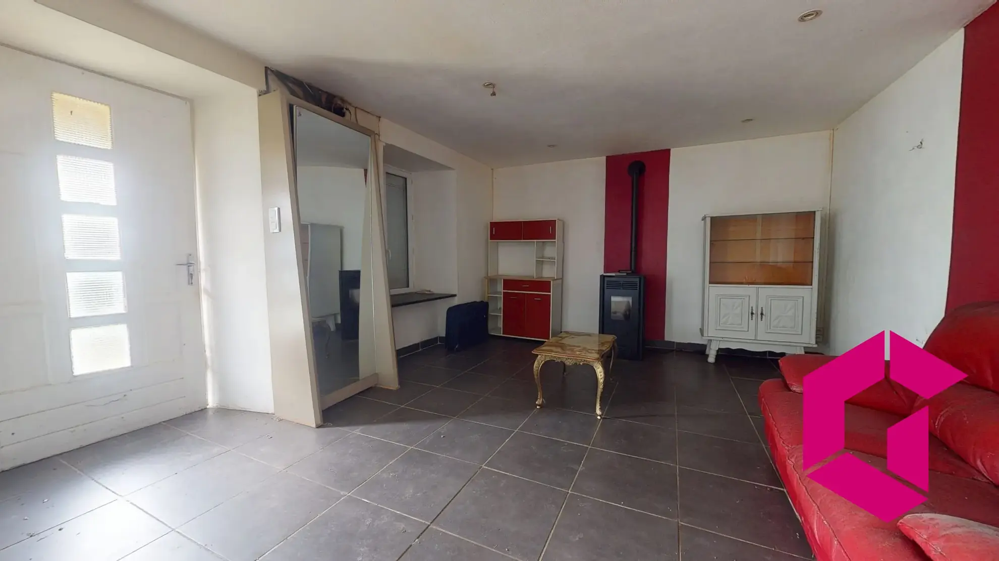 Maison en pierre à Bessamorel avec dépendances et terrain de 952 m² à vendre 