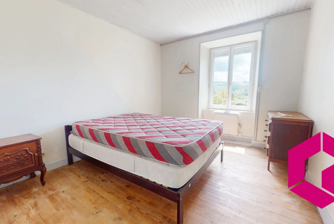 Maison en pierre à Bessamorel avec dépendances et terrain de 952 m² à vendre 