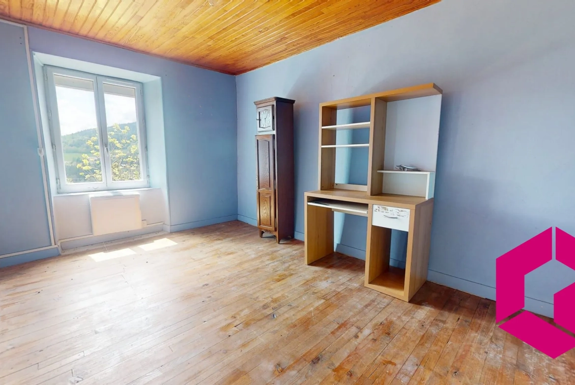 Maison en pierre à Bessamorel avec dépendances et terrain de 952 m² à vendre 