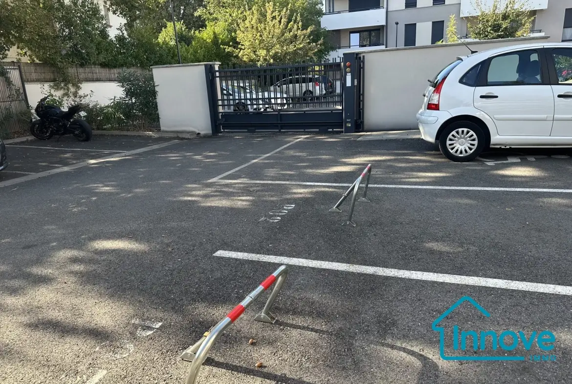 4 places de parking à vendre à Gratentour et Villeneuve Tolosane – Opportunité d’investissement 