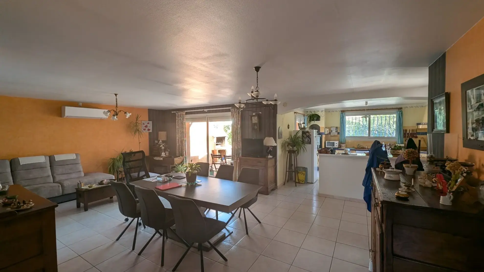 Villa en viager à Gonfaron : jardin, dépendances, en location occupée 