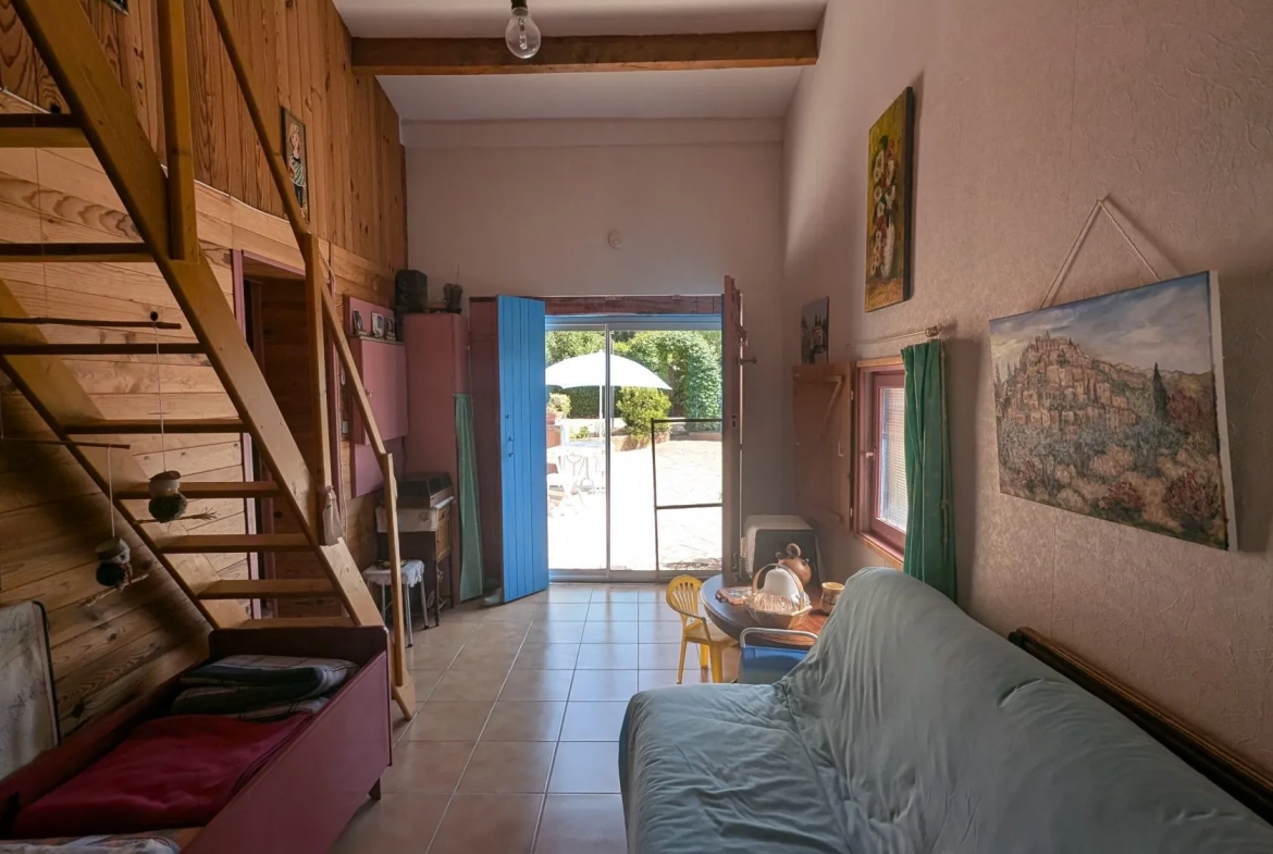 Villa en viager à Gonfaron : jardin, dépendances, en location occupée 
