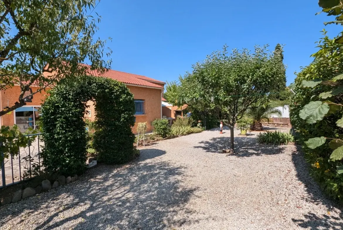 Villa en viager à Gonfaron : jardin, dépendances, en location occupée 
