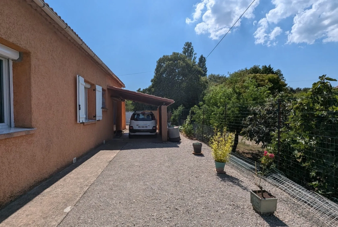 Villa en viager à Gonfaron : jardin, dépendances, en location occupée 