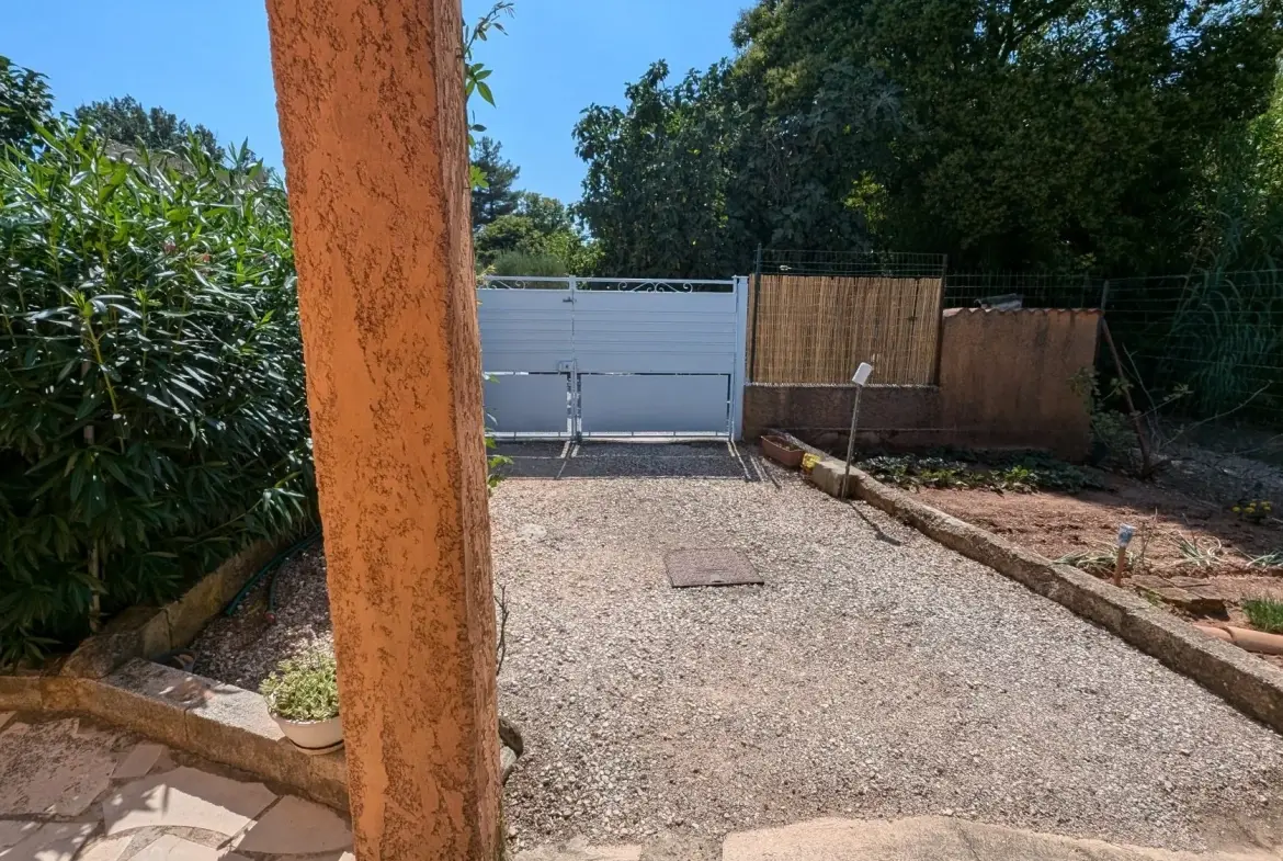 Villa en viager à Gonfaron : jardin, dépendances, en location occupée 