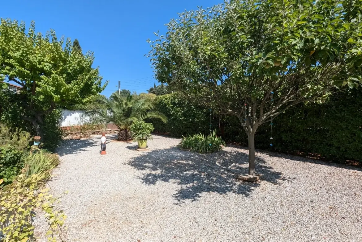 Villa en viager à Gonfaron : jardin, dépendances, en location occupée 