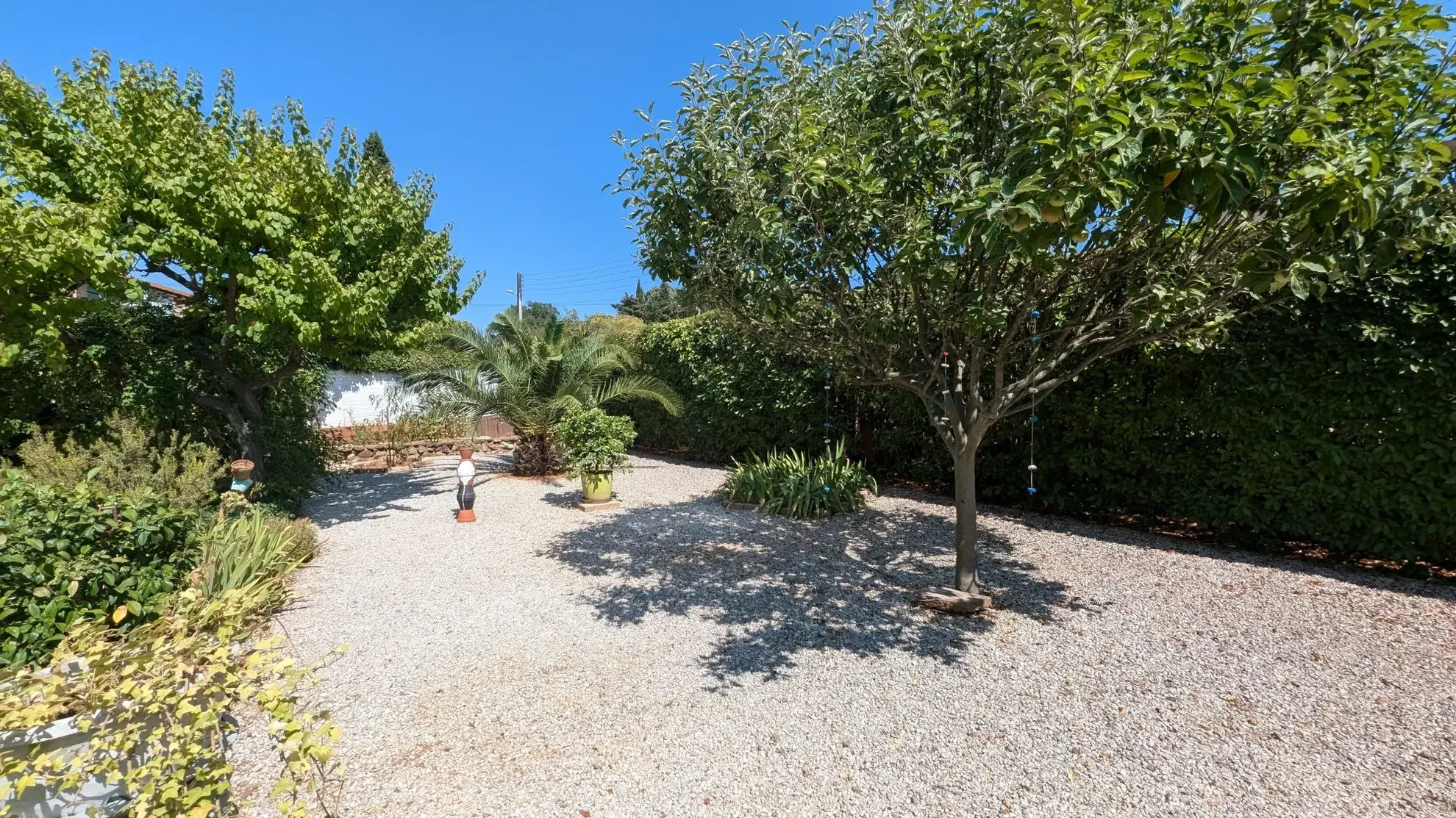 Villa en viager à Gonfaron : jardin, dépendances, en location occupée 