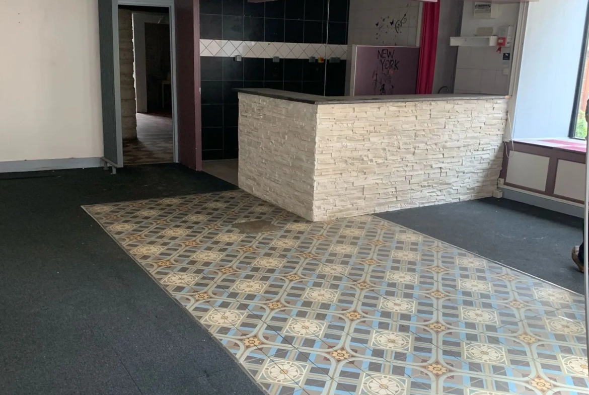 Maison ancienne de 210 m² en centre-ville de Montbard avec cour et dépendance 