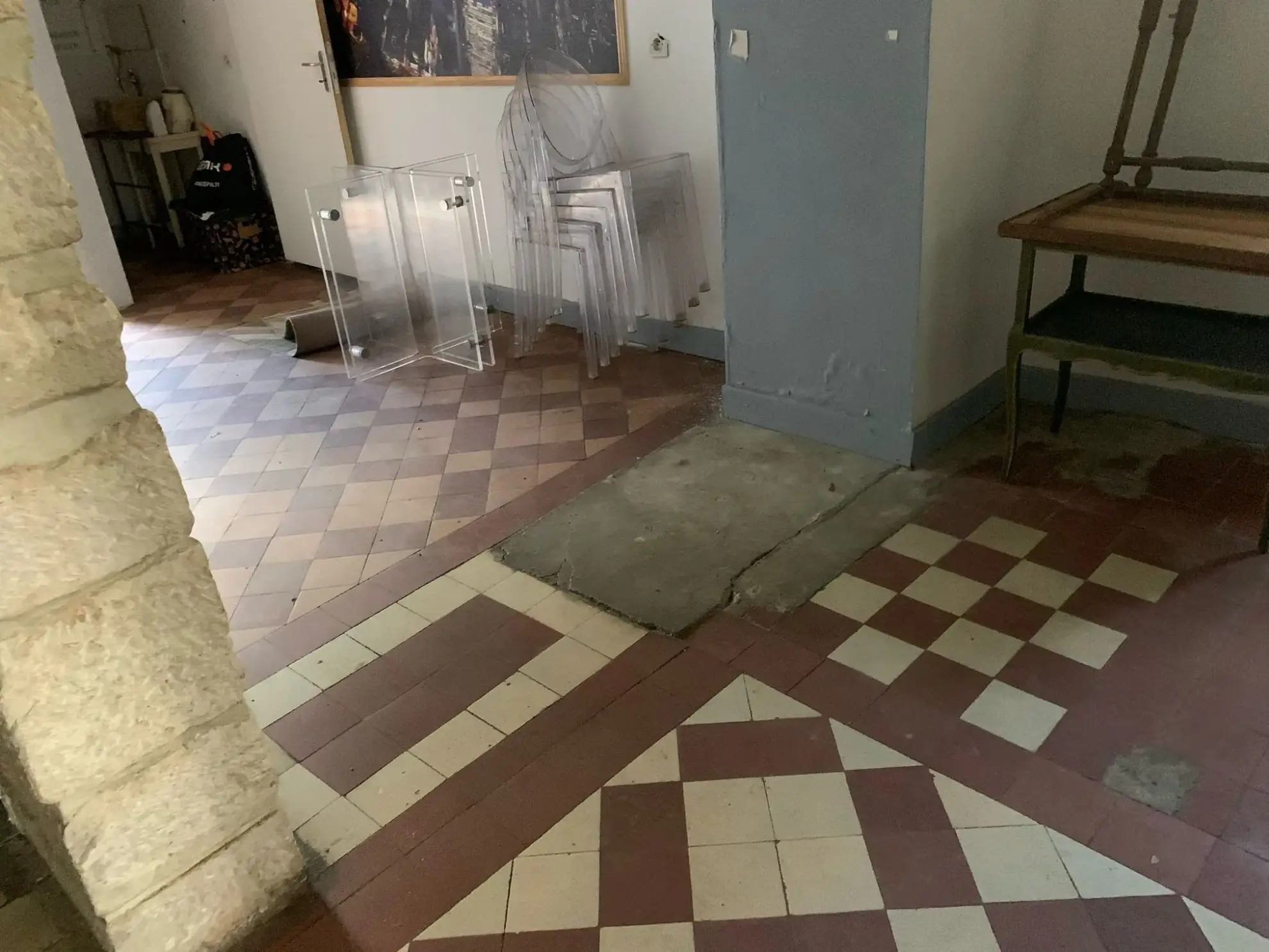 Maison ancienne de 210 m² en centre-ville de Montbard avec cour et dépendance 