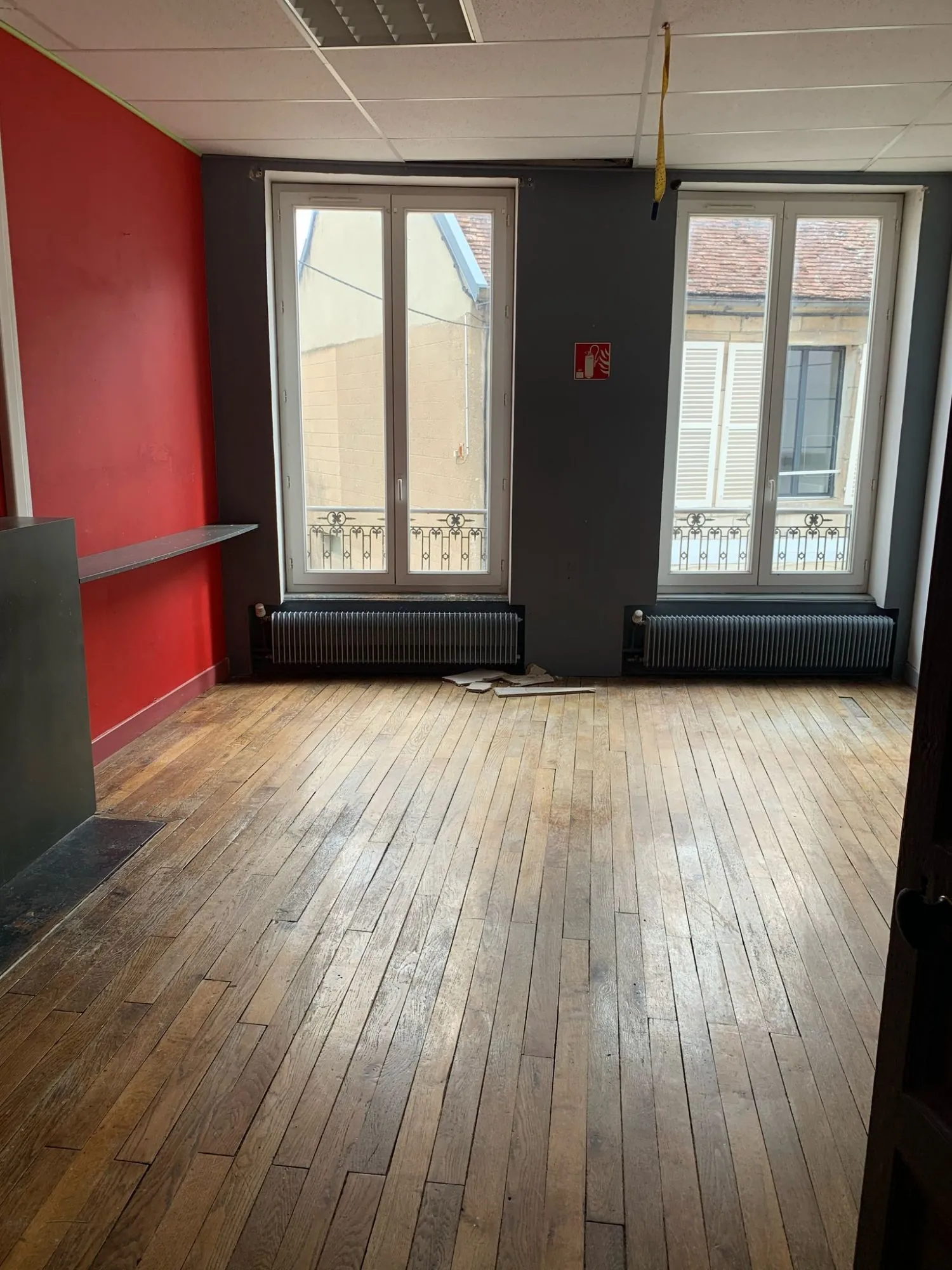 Maison ancienne de 210 m² en centre-ville de Montbard avec cour et dépendance 
