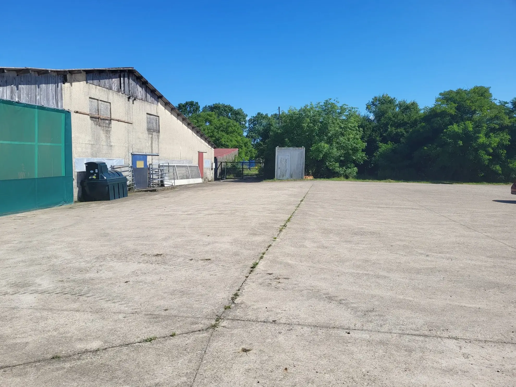 Terrain agricole avec bâtiment à Nelling - 34 000 m² - Installation solaire en projet 