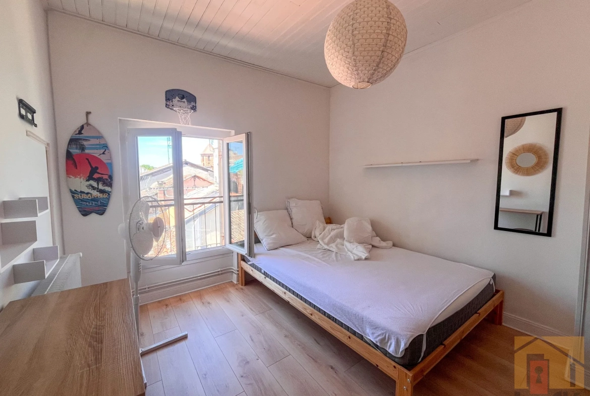 Appartement T3 en duplex entièrement rénové au centre d'Agen 